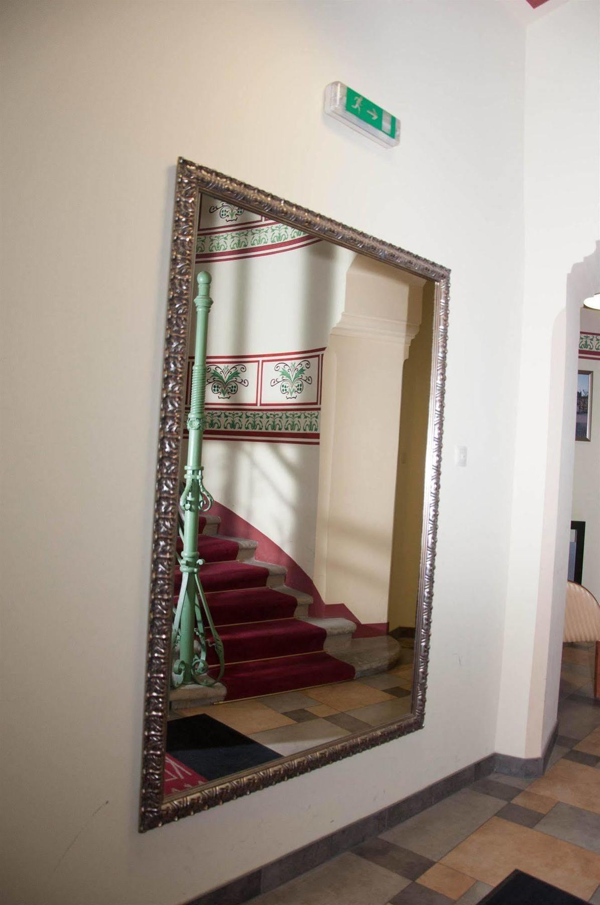 Red Brick Aparthotel 3*