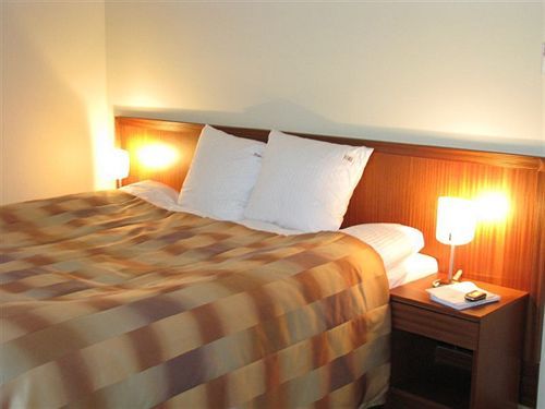 Red Brick 3*